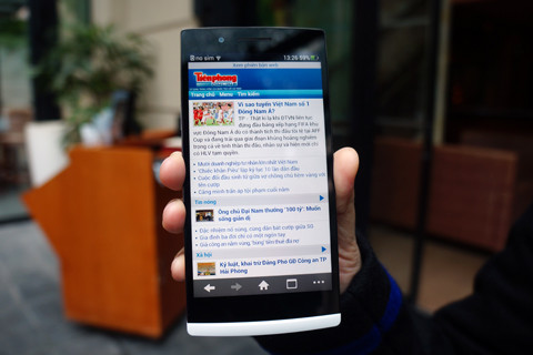 Màn hình này sánh ngang với HTC Butterfly vừa ra mắt cách đây không lâu