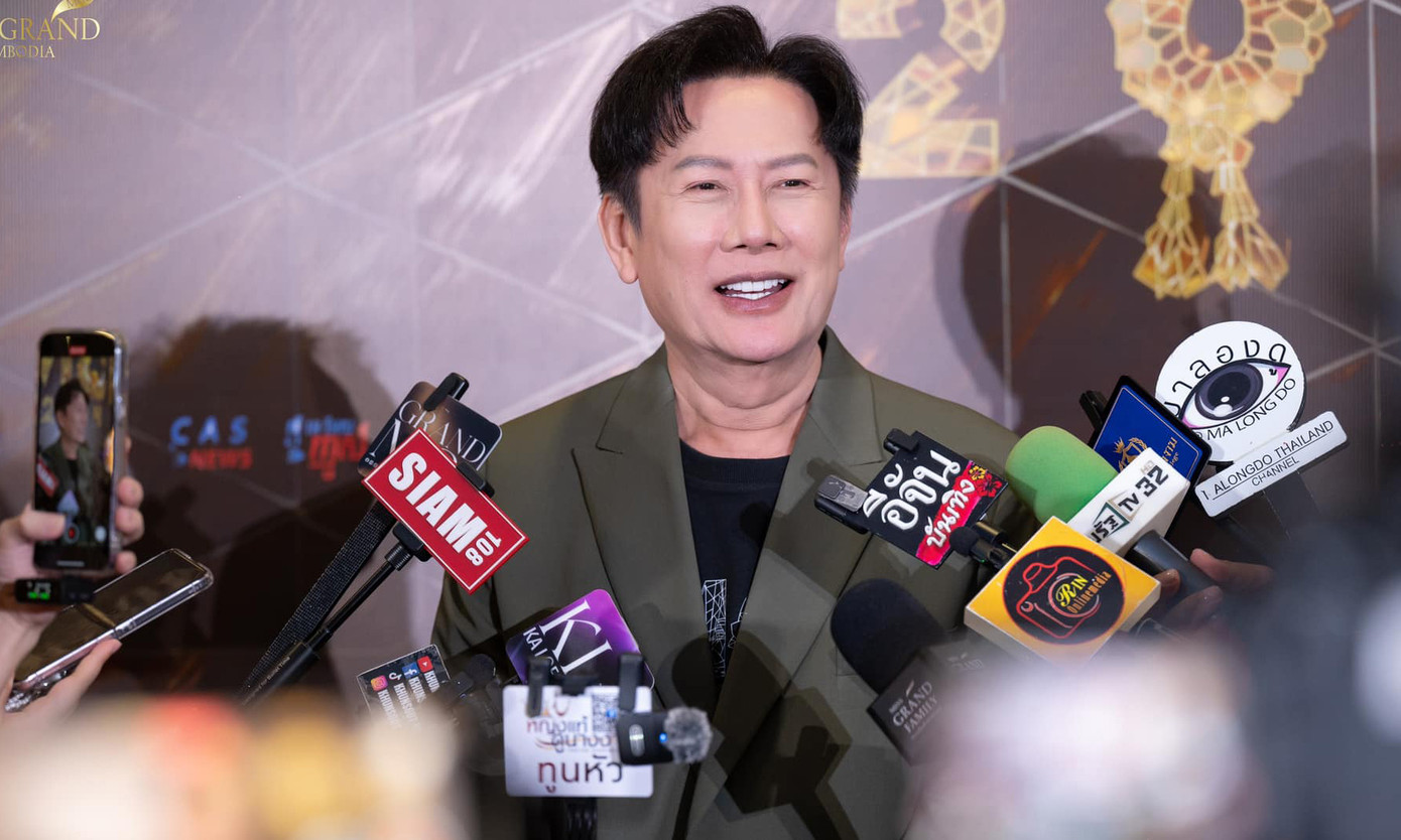 Cuộc thi của ông Nawat chìm trong ồn ào. Cuộc thi của ông Nawat chìm trong ồn ào.