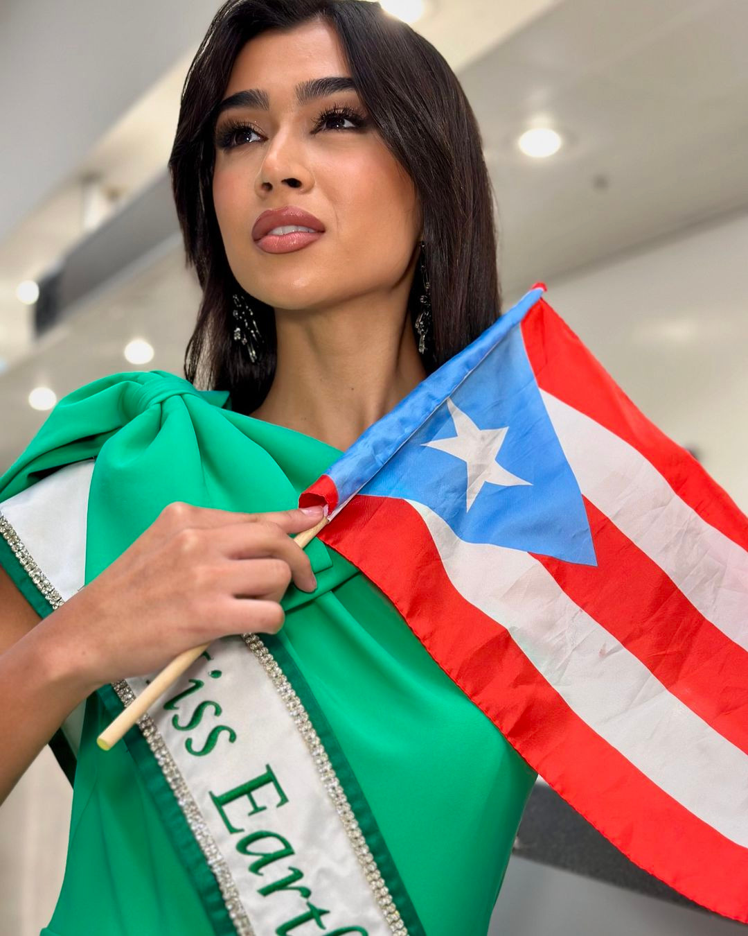 Đại diện Puerto Rico - Bianca Caraballo là thí sinh có mặt sớm nhất ở Philippines. Cô là người mẫu, sinh viên chuyên ngành Quản trị kinh doanh.