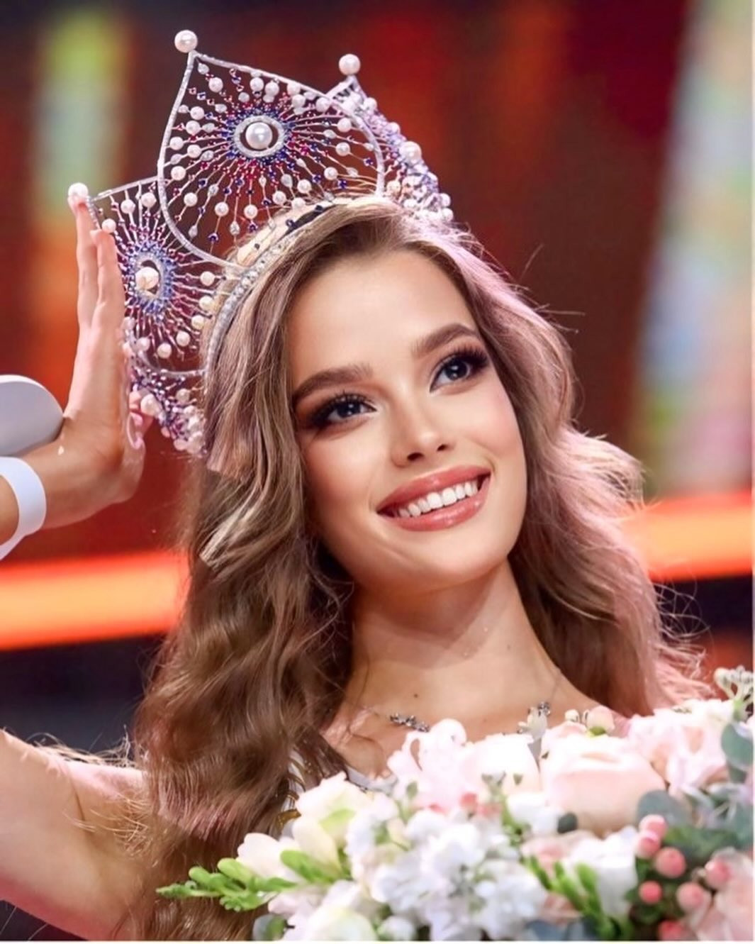 Chung kết Hoa hậu Nga 2024 đã diễn ra với chiến thắng thuộc về người đẹp Valentina Alekseeva. Cô giành quyền đại diện nước Nga tham dự cuộc thi Hoa hậu Hoàn vũ 2024 tổ chức ở Mexico vào tháng 11.