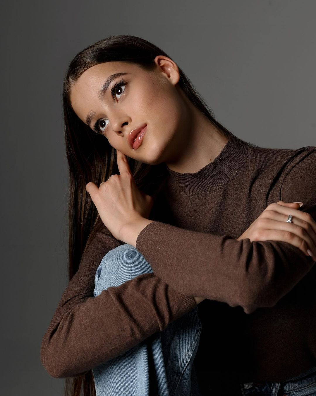 Valentina Alekseeva thích đọc sách, mê ẩm thực. Tác phẩm yêu thích của người đẹp là Tội ác và hình phạt - tiểu thuyết của Fyodor Dostoevsky.