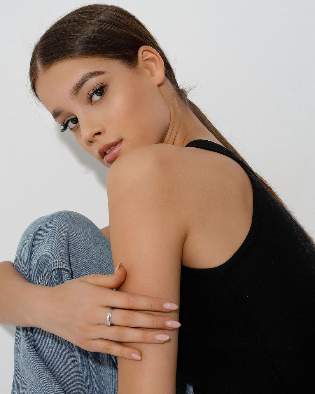 Người chiến thắng Hoa hậu Nga nhận được vương miện và giải thưởng tiền mặt trị giá 11.000 USD.