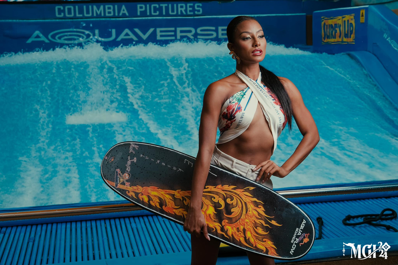 Đại diện Curacao khoe làn da nâu khỏe khoắn và vóc dáng đầy đặn. Cô là ứng viên sáng giá cho vương miện năm nay. Người đẹp từng lọt vào top 10 cuộc thi Hoa hậu Hoàn vũ 2018 cũng tổ chức ở Thái Lan.