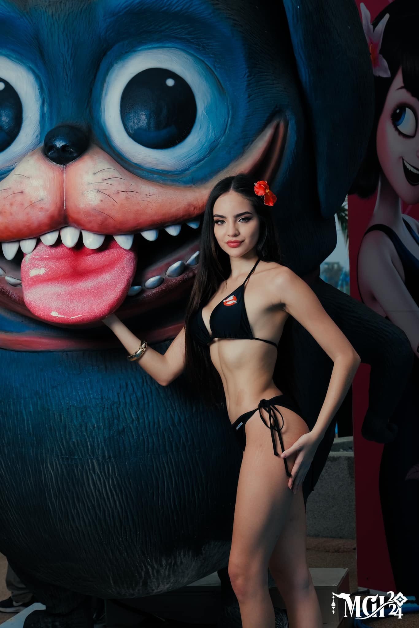 Đại diện Paraguay khoe vóc dáng đầy đặn, nóng bỏng đậm chất Latinh.