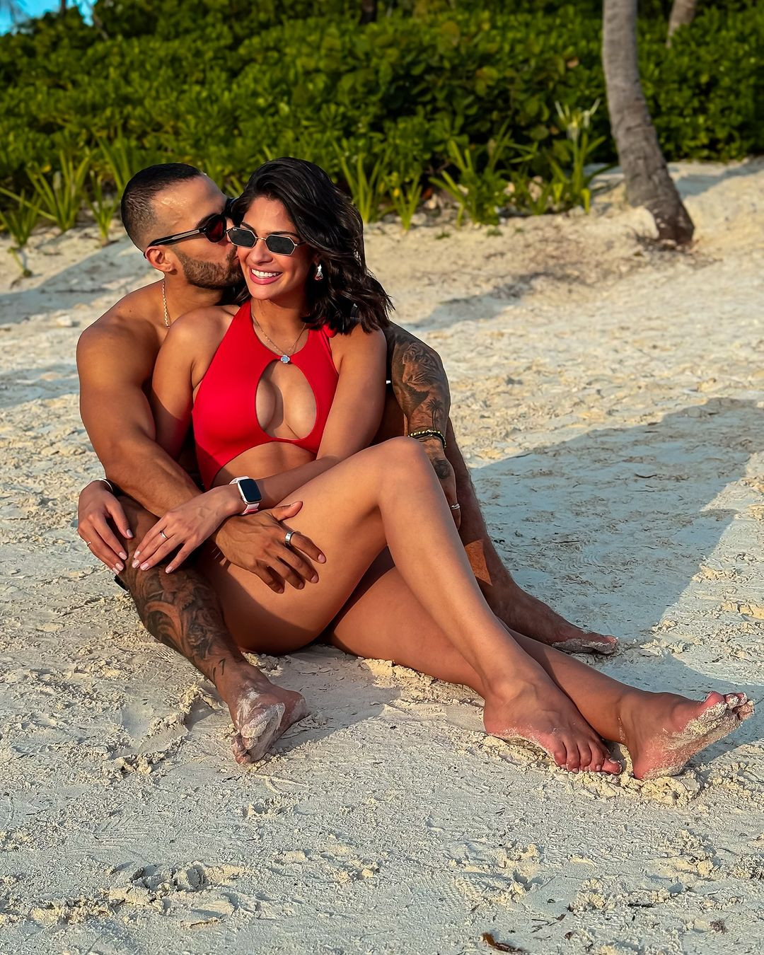 Sheynnis Palacios diện bikini bên bạn trai. Sheynnis Palacios diện bikini bên bạn trai.