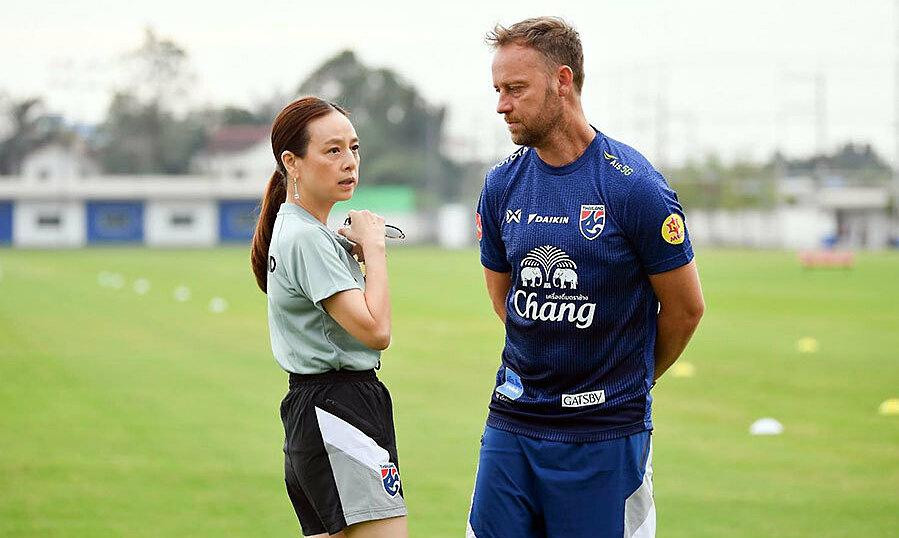 HLV Mano Polking và các học trò sẽ nhận thưởng hơn 20 tỷ đồng nếu vô địch AFF Cup 2020. HLV Mano Polking và các học trò sẽ nhận thưởng hơn 20 tỷ đồng nếu vô địch AFF Cup 2020.