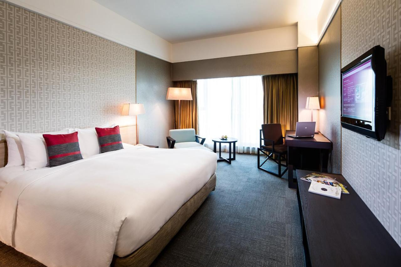 Giá thuê phòng tại đây có thể lên tới hơn 3 triệu đồng/đêm chỉ với phòng phổ thông. Các loại phòng khác có thể đắt hơn nhiều lần. Giá thuê phòng tại đây có thể lên tới hơn 3 triệu đồng/đêm chỉ với phòng phổ thông. Các loại phòng khác có thể đắt hơn nhiều lần.