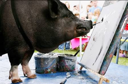 Chú lợn có biệt danh là Pigcasso ở Mỹ đã trở nên nổi tiếng vào năm 2008 sau khi vẽ được một bức tranh sơn dầu