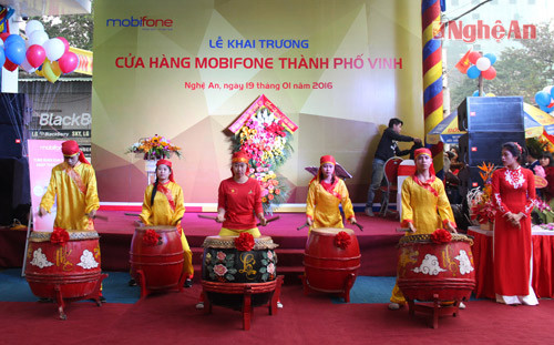 MobiFone khai trương cửa hàng bán lẻ tại thành phố Vinh ảnh 4