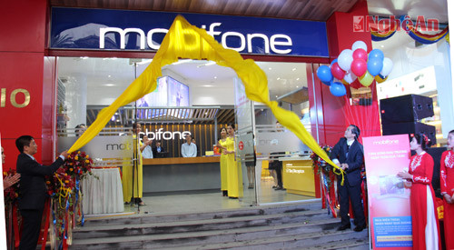 MobiFone khai trương cửa hàng bán lẻ tại thành phố Vinh ảnh 6