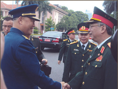 Thượng tướng Nguyễn Chí Vịnh (phải) và Thượng tướng Mã Hiểu Thiên sáng 3-9. Thượng tướng Nguyễn Chí Vịnh (phải) và Thượng tướng Mã Hiểu Thiên sáng 3-9