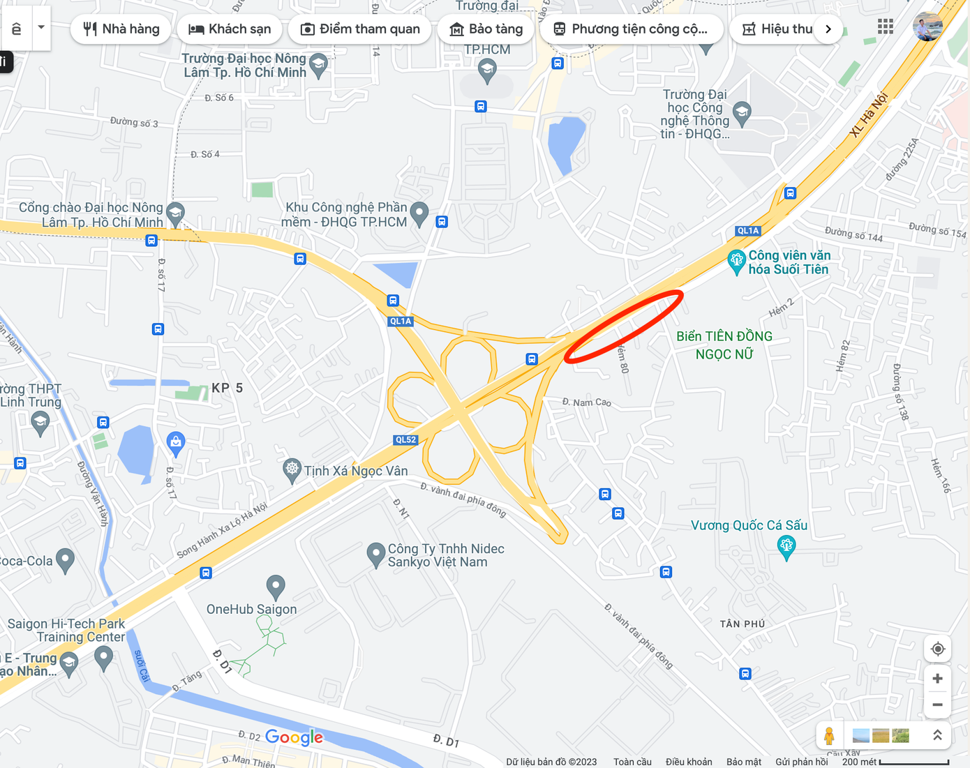 Vị trí vướng mặt bằng của công trình (khoanh vùng đỏ). Ảnh chụp từ Google Map