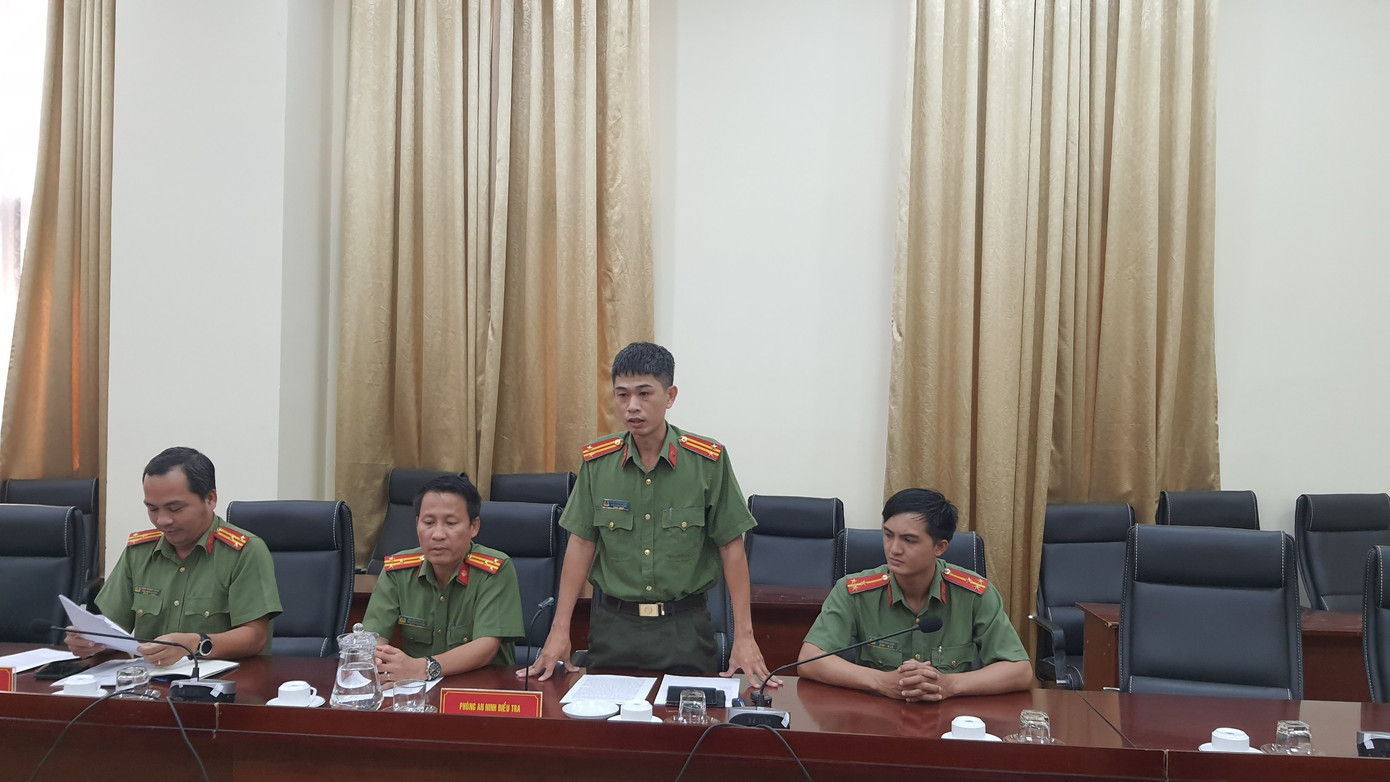 Đại diện Phòng An ninh điều tra Công an TPHCM thông tin quá trình phá án. Ảnh: M.A