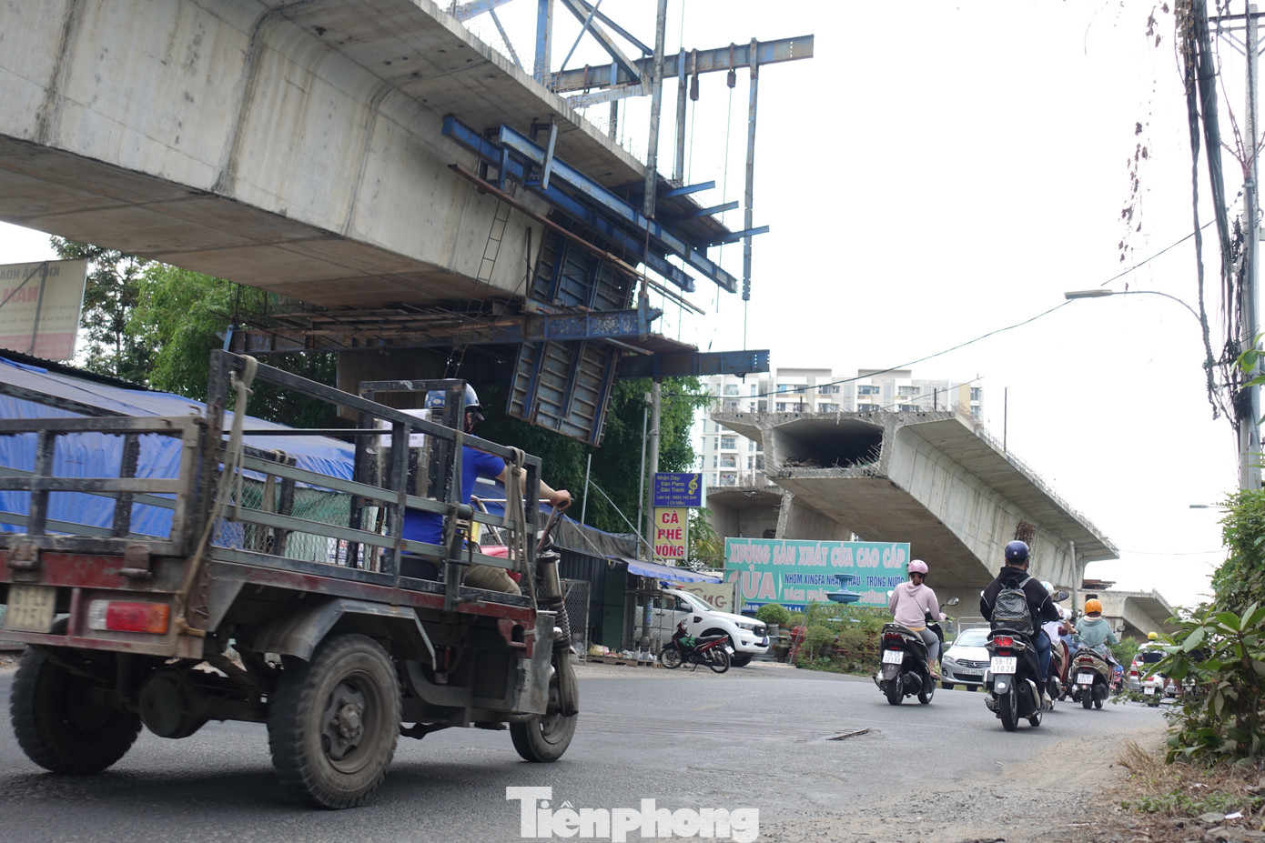 Đơn vị thi công đã thực hiện được mố M2, một phần nhịp dẫn, nhịp chính, hệ thống thoát nước và tuyến đường tránh phía Quận 2 cũ, tổng khối lượng đạt khoảng 40% giá trị hợp đồng.