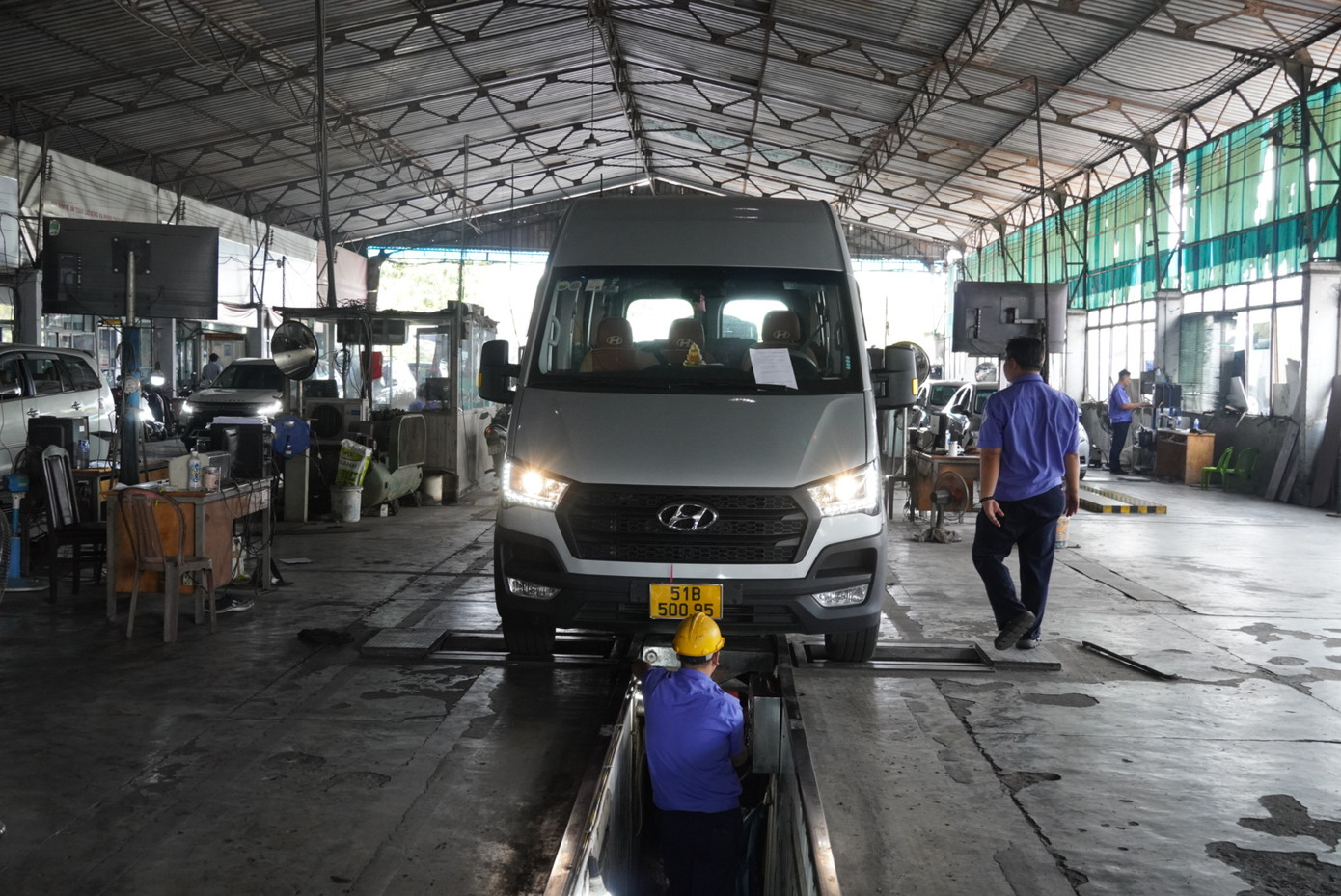 Hoạt động kiểm định phương tiện tại TTĐK 50-03S (TPHCM). Hoạt động kiểm định phương tiện tại TTĐK 50-03S (TPHCM).