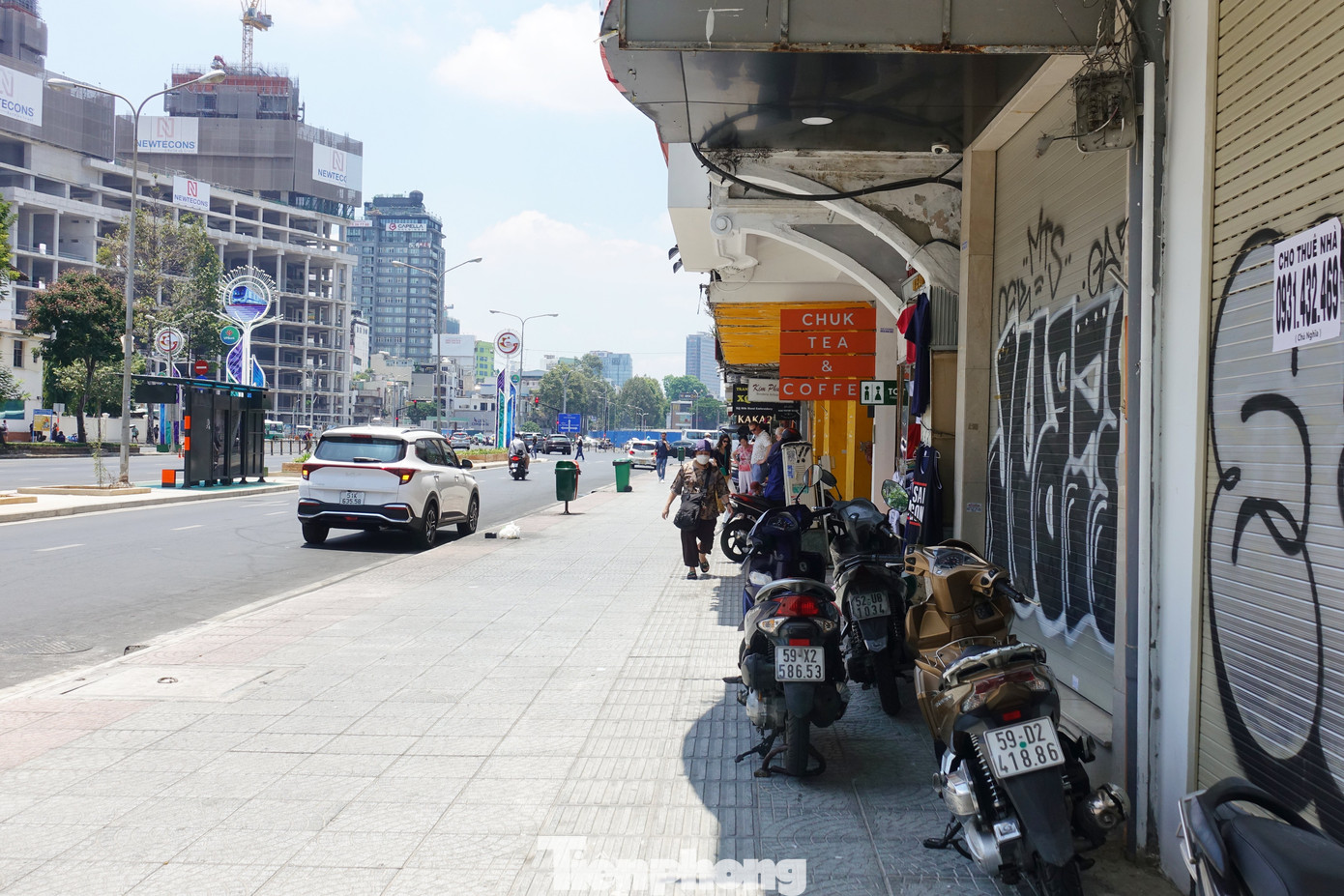 Theo Sở QH-KT TPHCM, sau khi tái lập mặt bằng, trả lại giao thông thông thoáng cho tuyến đường Lê Lợi, yếu tố cảnh quan và các tiện ích đáp ứng cho mọi hoạt động mua sắm, đi bộ của người dân, du khách vẫn chưa được đáp ứng đầy đủ.