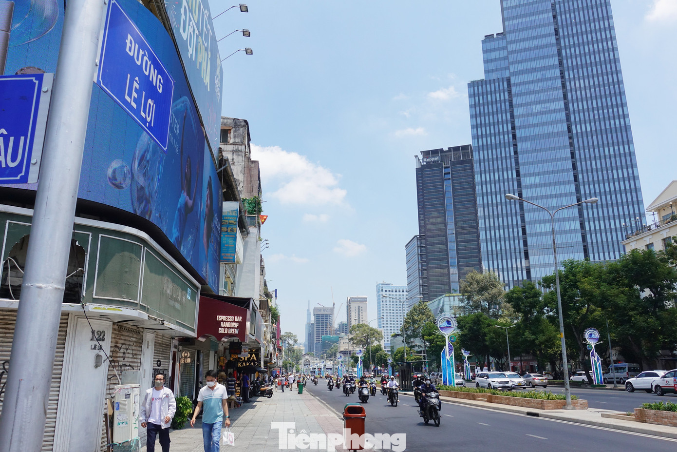 Đường Lê Lợi là trục đường thương mại, dịch vụ, thường xuyên là nơi dừng chân của du khách trong, ngoài nước và là cầu nối giữa các công trình trọng điểm của thành phố như chợ Bến Thành, Nhà hát Thành phố và Phố đi bộ Nguyễn Huệ. Do đó, cơ quan chức năng TPHCM mong muốn nghiên cứu xây dựng trục đường này trở thành khu phố thương mại đi bộ thân thiện, hiện đại và bền vững.