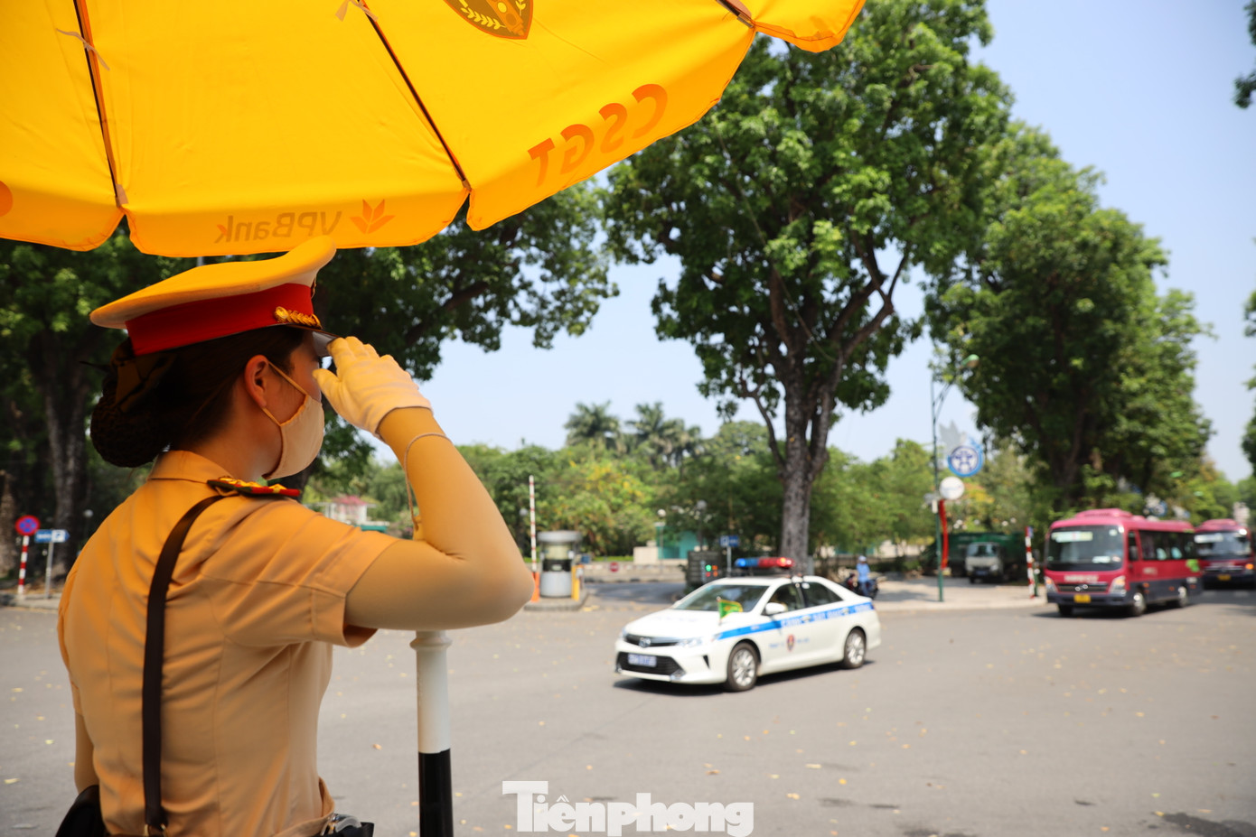 Trong thời gian làm nhiệm vụ nghiêm túc chấp hành các điều lệnh Công an nhân dân, quy tắc ứng xử...