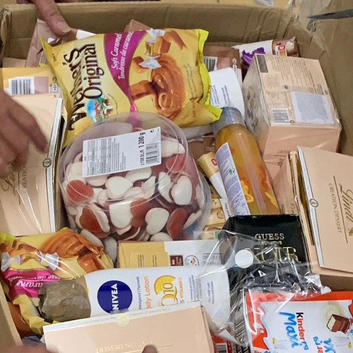 Các đối tượng giấu ma tuý vào trong bánh kẹo...