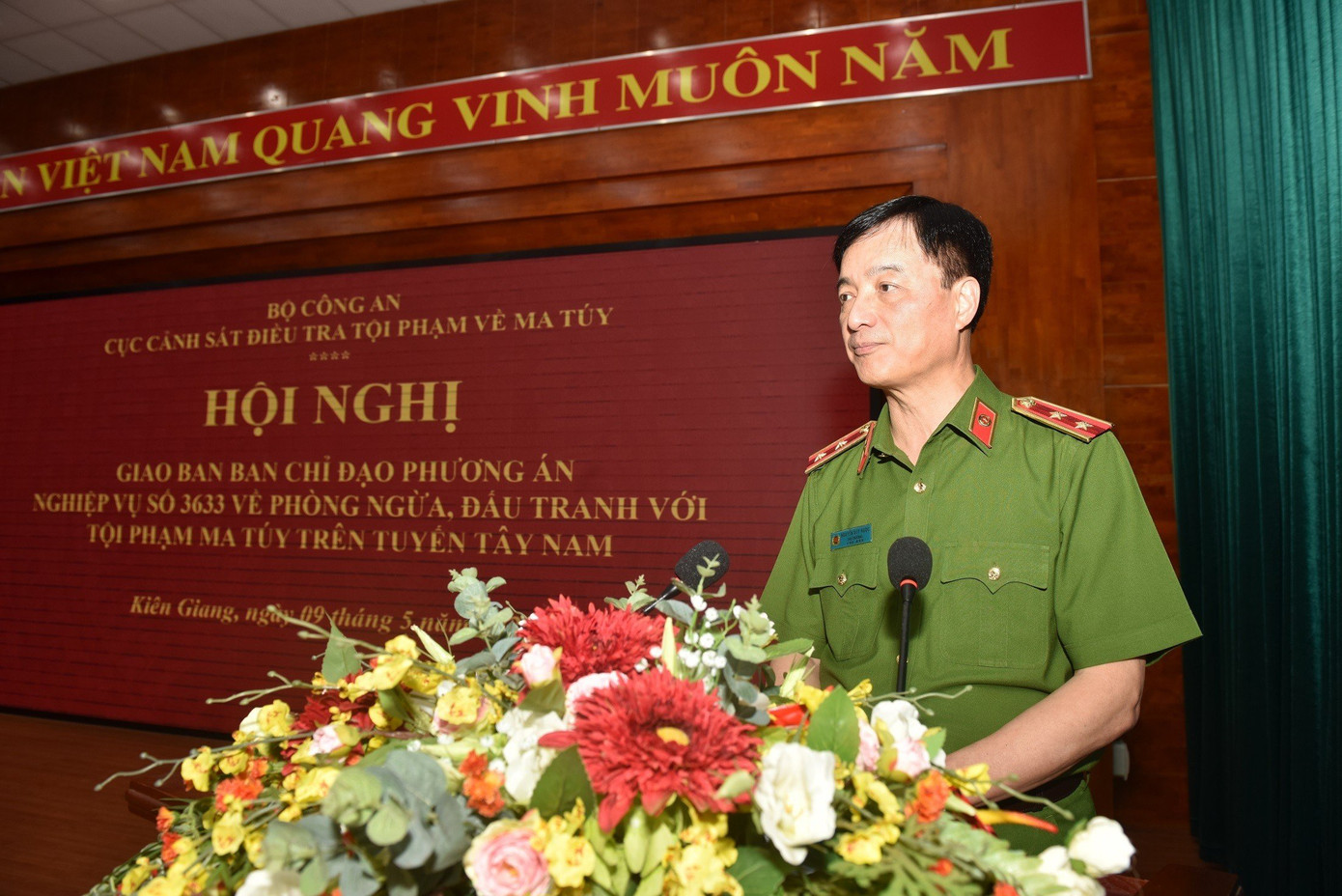 Thứ trưởng Nguyễn Duy Ngọc.
