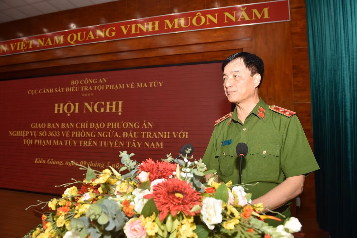 Thứ trưởng Nguyễn Duy Ngọc.