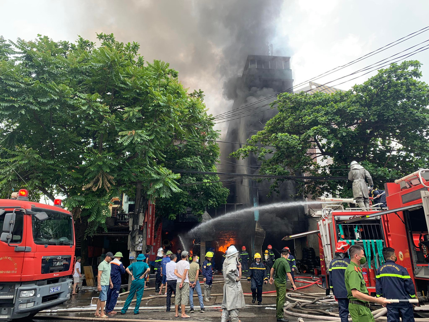 Hiện trường vụ cháy. Hiện trường vụ cháy.