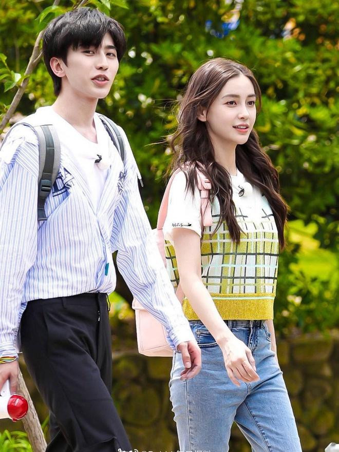 Thái Từ Khôn và AngelaBaby cùng quay show "Keep Running".