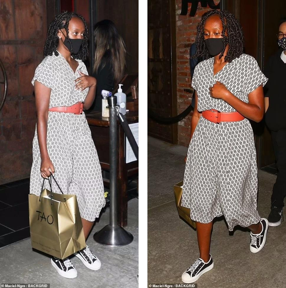 Zahara diện đầm họa tiết nữ tính.