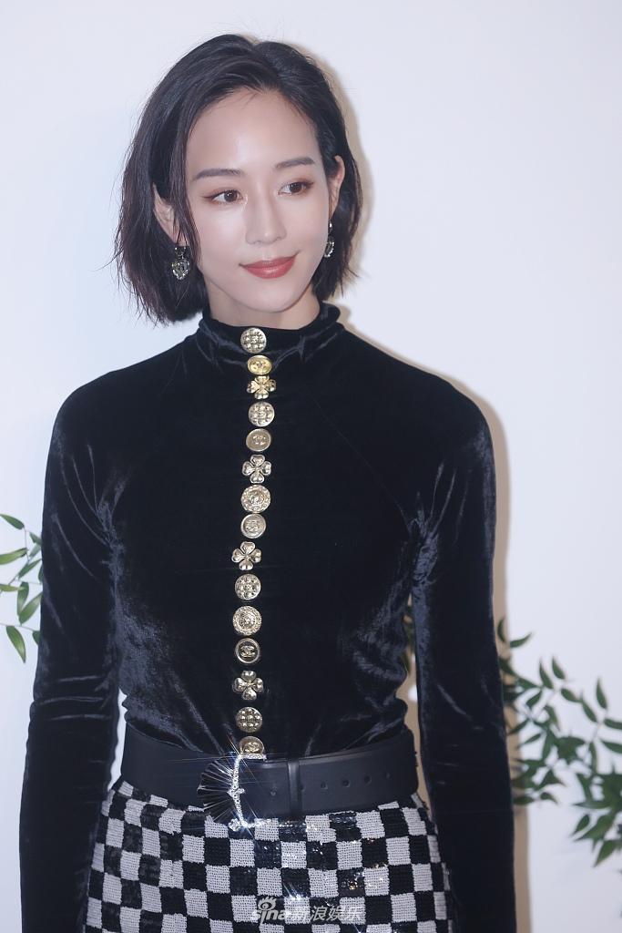 Trương Quân Ninh ghi điểm với gương mặt "không tì vết".