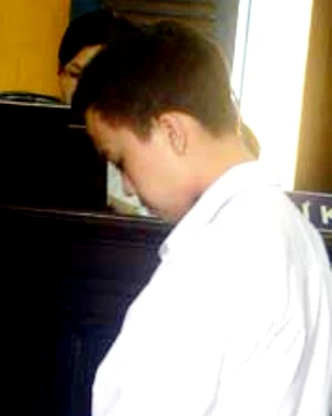 La Đức Hiến cúi mặt trong phiên tòa khi khai nhận về hành vi giết bạn cùng lớp