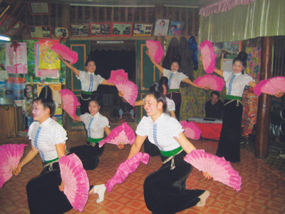 Điệu xoè bản Bó