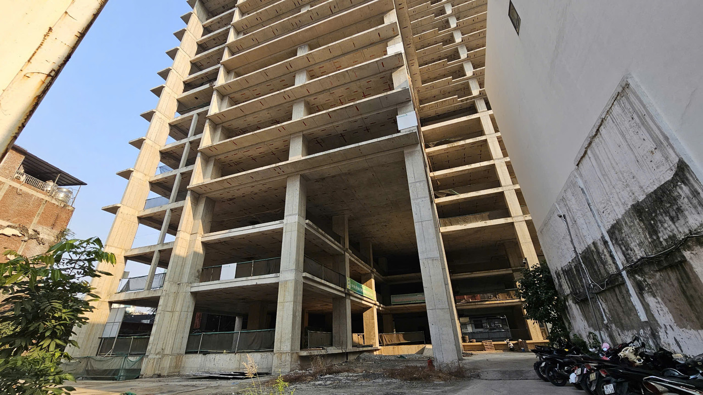 Theo tìm hiểu, dự án đầu tư xây dựng Trung tâm thương mại và văn phòng được cấp phép và khởi công xây dựng năm 2011 với quy mô 28 tầng + 2 tầng kỹ thuật + 1 tầng áp mái + 4 tầng hầm.