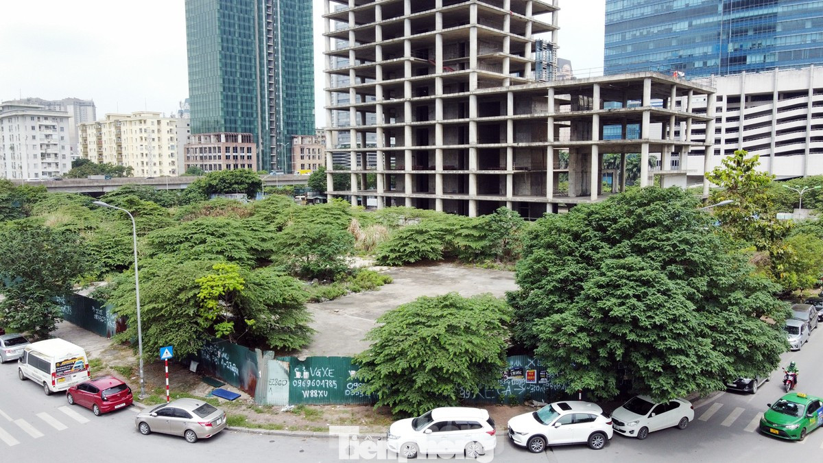 Theo báo cáo, Vicem nhiều lần đề nghị Bộ Xây dựng cho phép lập phương án, tìm kiếm đối tác chuyển nhượng tòa tháp để hoàn vốn đầu tư. Đến năm 2017, Thủ tướng chấp thuận chủ trương cho Vicem chuyển nhượng dự án.