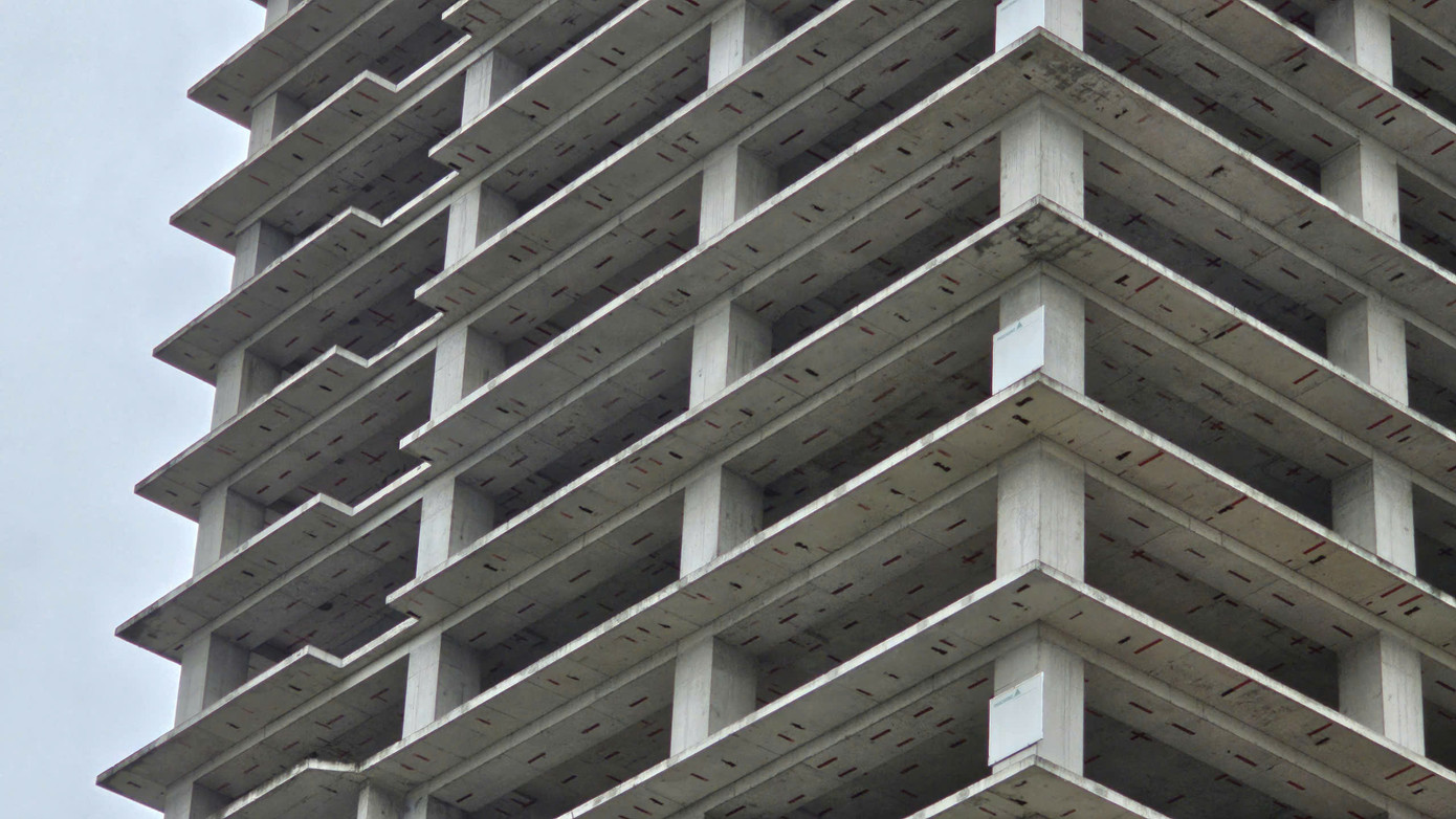 Được biết, để đủ điều kiện thẩm duyệt PCCC theo quy chuẩn mới, công trình phải thay toàn bộ kính ngoài bằng kính cường lực có khả năng chống cháy, ước tính chi phí khoảng 200 tỷ đồng.