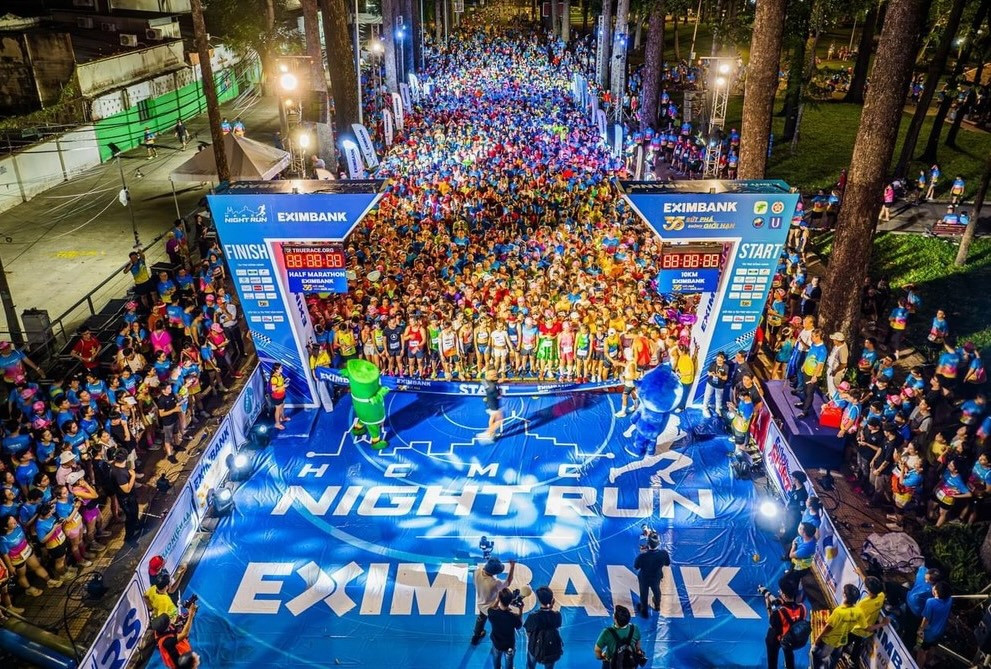 Hình ảnh tại giải chạy đêm Ho Chi Minh City Night Run năm 2024. Hình ảnh tại giải chạy đêm Ho Chi Minh City Night Run năm 2024.
