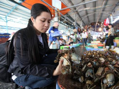 Con cua to, dây trói cũng to không kém