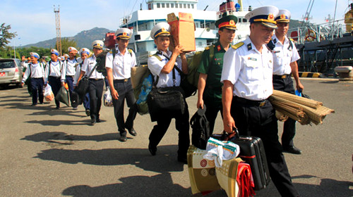 Chuẩn bị hành lý lên tàu