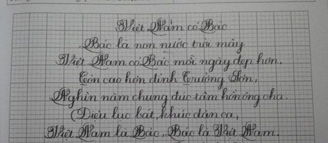 Nét chữ đều đặn của Vân Giang. Ảnh: FB