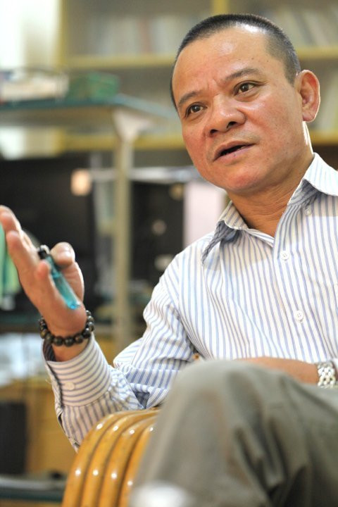 Đàn trời là bộ phim chống tham nhũng trực diện.. Đàn trời là bộ phim chống tham nhũng trực diện.