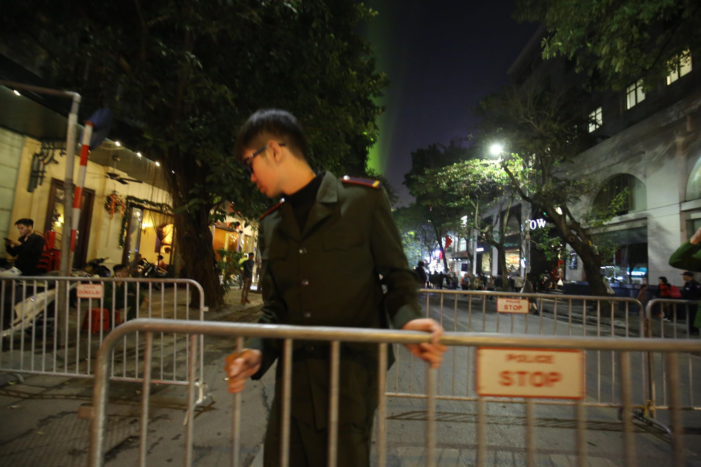 Người dân Hà Nội, TPHCM và nhiều thành phố đón Giáng sinh ảnh 46