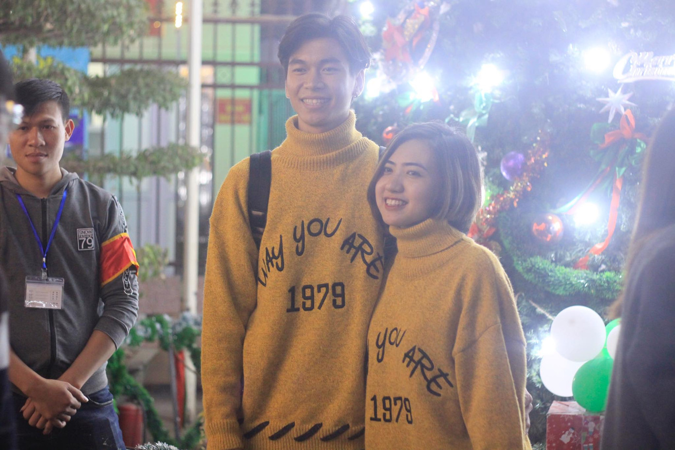 Người dân Hà Nội, TPHCM và nhiều thành phố đón Giáng sinh ảnh 23