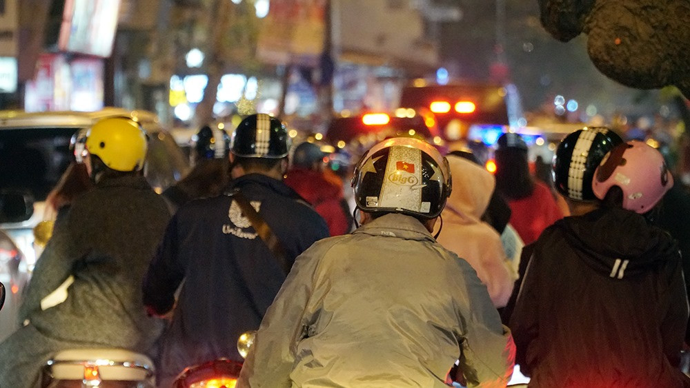 Người dân Hà Nội, TPHCM và nhiều thành phố đón Giáng sinh ảnh 43