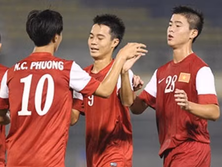 Duy Mạnh (28) sẽ là 1 trong 2 cầu thủ của đội U19 Việt Nam,sang Nhật thử việc. Duy Mạnh (28) sẽ là 1 trong 2 cầu thủ của đội U19 Việt Nam,sang Nhật thử việc