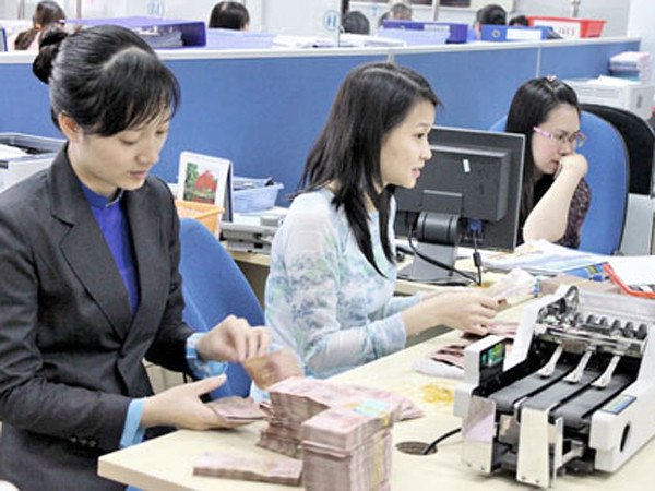 Việc cho vay VND lãi suất 7%/năm, dù bị rủi ro tỷ giá 3% người vay vẫn được lợi.