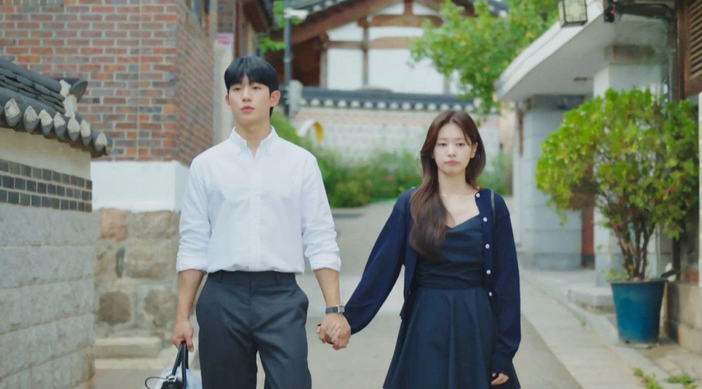 Khán giả có chút tiếc nuối vì nhân vật của Jung Hae In và Jung So Min không tổ chức đám cưới trong tập cuối. Khán giả có chút tiếc nuối vì nhân vật của Jung Hae In và Jung So Min không tổ chức đám cưới trong tập cuối.