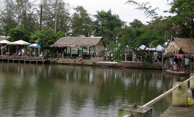 Quán cà phê bên bờ hồ nơi hung thủ giết người ra tay tàn độc . Quán cà phê bên bờ hồ nơi hung thủ giết người ra tay tàn độc