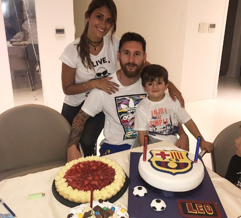 Messi gia hạn hợp đồng với Barca sau đám cưới ảnh 1