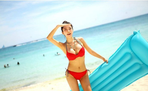 Cô giáo này tên là Hyun Sun, 28 tuổi, hiện giảng dạy tại một trường đại học ở Hàn Quốc