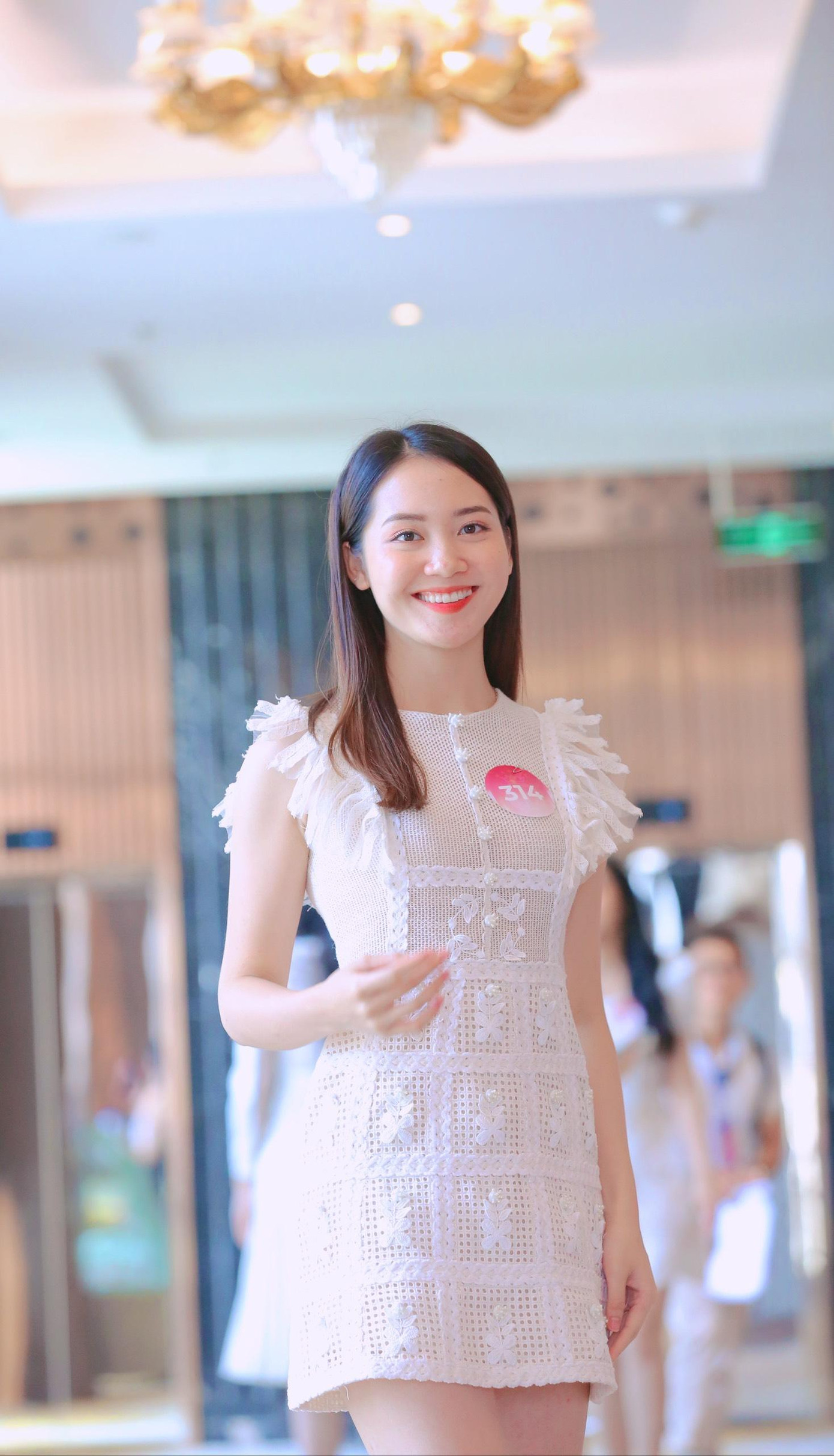 Thí sinh Vũ Phương Thảo (sinh năm 2000, SBD 314) từng giành ngôi vị cao nhất cuộc thi Người đẹp xứ Tuyên. Với những gì được rèn luyện ở người đẹp xứ Tuyên, Phương Thảo khẳng định cô đủ tự tin để ứng thí tại Hoa hậu Việt Nam 2022. Người đẹp xứ Tuyên ấn tượng với vòng phỏng vấn kín vì sự thoải mái, không như những gì cô tưởng tượng. Hiện, Phương Thảo đã tốt nghiệp khoa tiếng Trung, Đại học Mở. Thí sinh Vũ Phương Thảo (sinh năm 2000, SBD 314) từng giành ngôi vị cao nhất cuộc thi Người đẹp xứ Tuyên. Với những gì được rèn luyện ở người đẹp xứ Tuyên, Phương Thảo khẳng định cô đủ tự tin để ứng thí tại Hoa hậu Việt Nam 2022. Người đẹp xứ Tuyên ấn tượng với vòng phỏng vấn kín vì sự thoải mái, không như những gì cô tưởng tượng. Hiện, Phương Thảo đã tốt nghiệp khoa tiếng Trung, Đại học Mở.