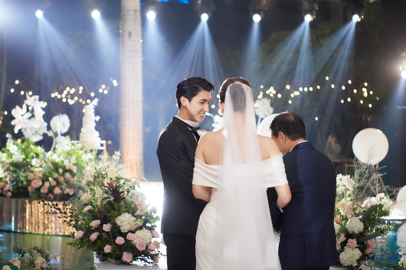 Vào dịp lễ Valentine 2022, Bình An quỳ gối cầu hôn Á hậu Phương Nga tại một nhà hàng ở Hà Nội. Á hậu Việt Nam 2018 đã bật khóc vì xúc động khi bạn trai lâu năm nói lời cầu hôn. Cô đã đồng ý để đi cùng Bình An trong chặng đường tiếp theo.